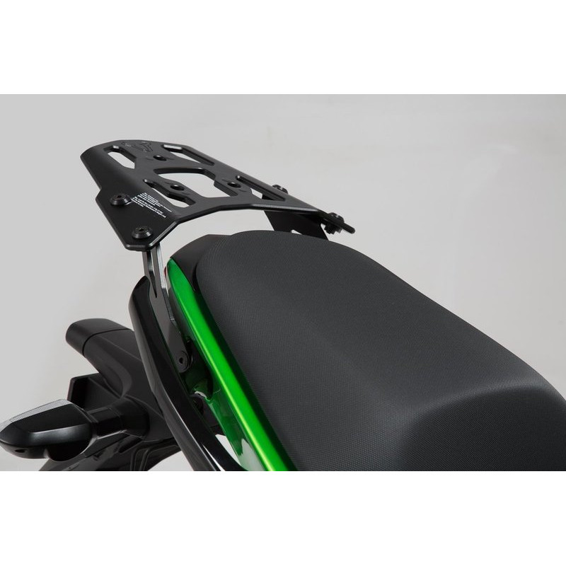 STELAŻ POD PŁYTĘ MONTAŻOWĄ KUFRA ALU-RACK SW-MOTECH KAWASAKI ER-6 N/F (12-), BLACK