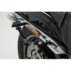STELAŻ BOCZNY SLC LEWY SW-MOTECH HARLEY DAVIDSON DYNA FAT BOB (08-), BLACK