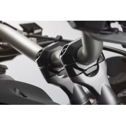 ZESTAW PODWYŻSZAJĄCY KIEROWNICĘ 22MM, PODWYŻSZENIE 15MM BLACK SW-MOTECH