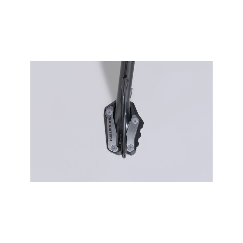 NAKŁADKA NÓŻKI BOCZNEJ SW-MOTECH SUZUKI GSX-S10000GX (23-) BLACK/SILVER