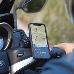 UCHWYT MOTOCYKLOWY NA TELEFON NA ZBIORNIK PŁYNU HAMULCOWEGO SP CONNECT SPC+ L BLACK