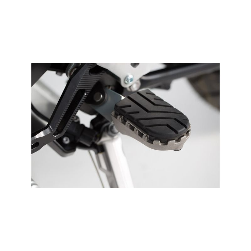 PODNÓŻKI ION SW-MOTECH TRIUMPH TIGER 800/ 900/ 1200, SCRAM 1200. BLACK