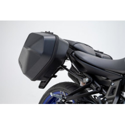 ZESTAW KUFRÓW BOCZNYCH URBAN ABS I STELAŻY SW-MOTECH YAMAHA MT-07 (18-), BLACK 2X16,5L