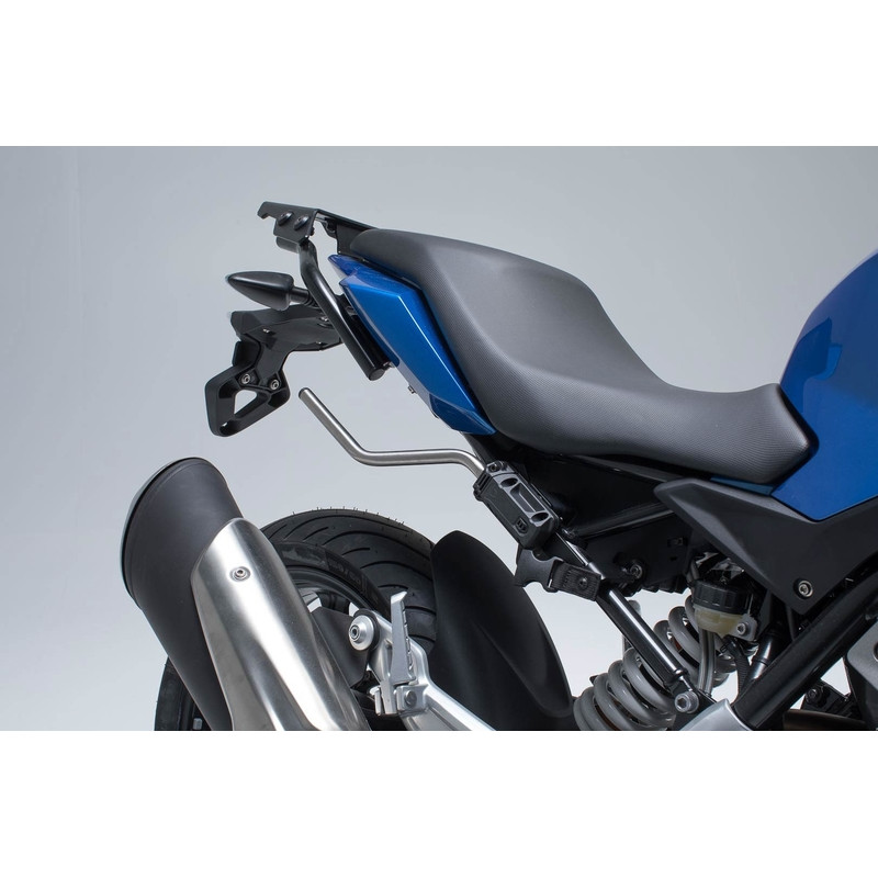 ZESTAW SAKW BOCZNYCH BLAZE H I STELAŻY SW-MOTECH BMW G 310 R (16-) BLACK/GREY 2X14-21L