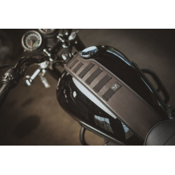 ZESTAW TORBA AKCESORYJNA LA1 I PAS NA ZBIORNIK SLA SW-MOTECH TRIUMPH MODELS (15-), BROWN